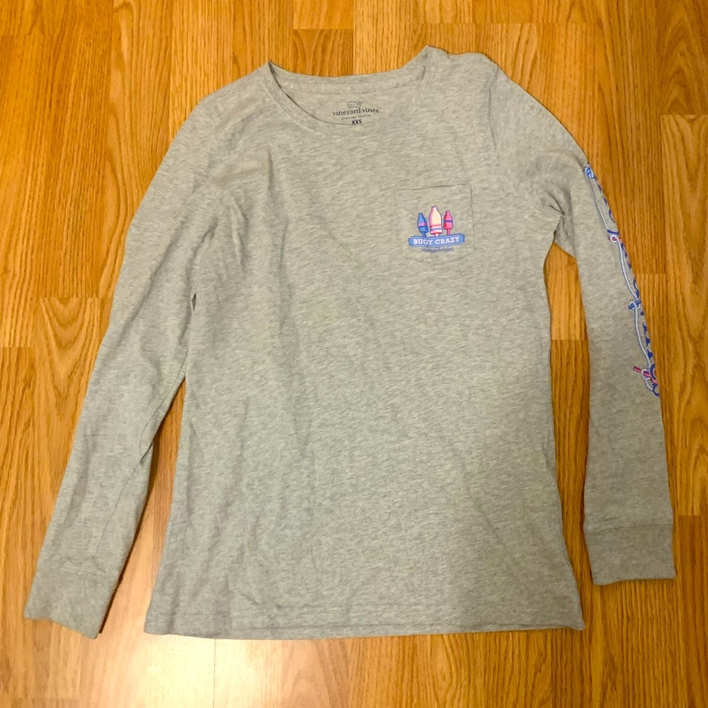 Vineyard Vines Gray Long Sleeve Tee with Small Surf Graphic